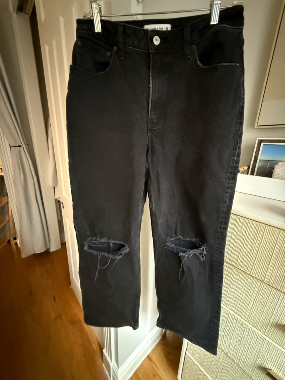 Abercrombie & Fitch Curve Love High Rise 90s Relaxed Jean, Black, Sz. 29 Short